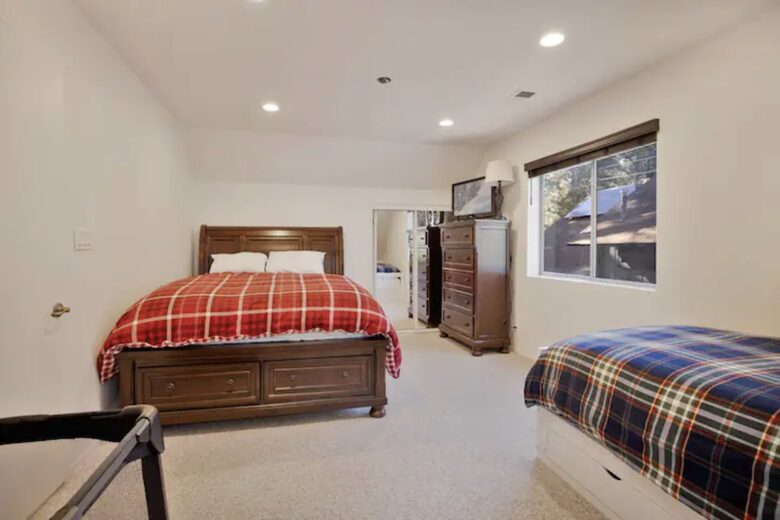 Spacious, Private Chalet with Hot Tub! - Big Bear City, California