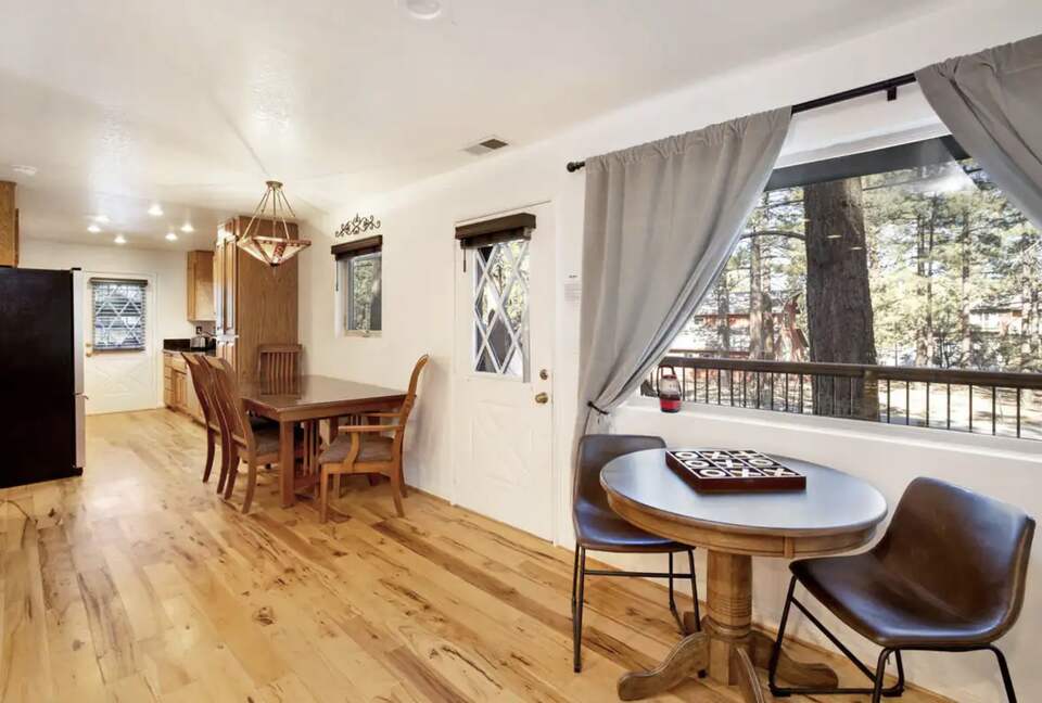 Spacious, Private Chalet with Hot Tub! - Big Bear City, California