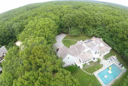 East Hampton Gem Close to Main Beaches & Vineyards - East Hampton, New York