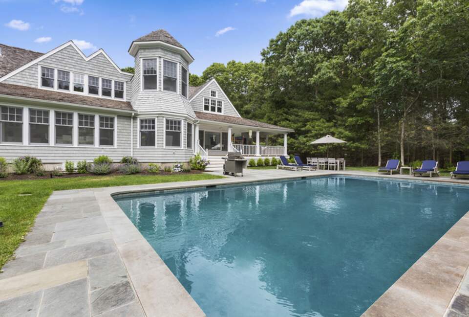 East Hampton Gem Close to Main Beaches & Vineyards - East Hampton, New York