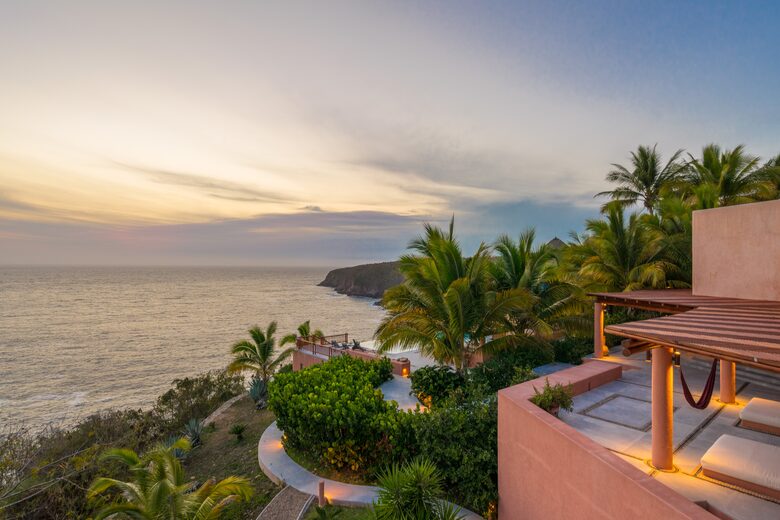 Ocean front and cliffside, infinity pool