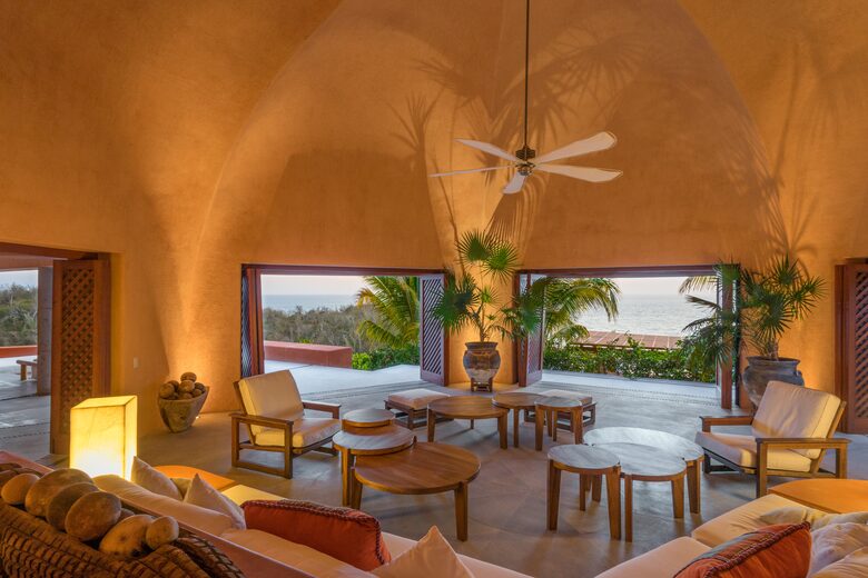 Large spacious living room, social areas. Open air setting