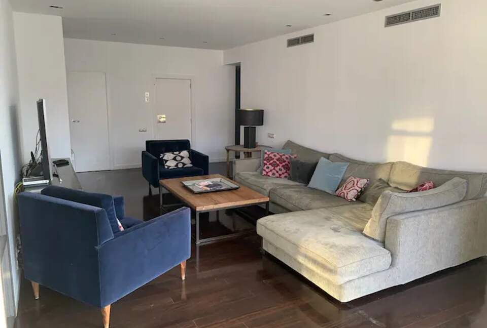 Amazing 6th floor flat with views to Tibidabo and garden - Barcelona, Spain