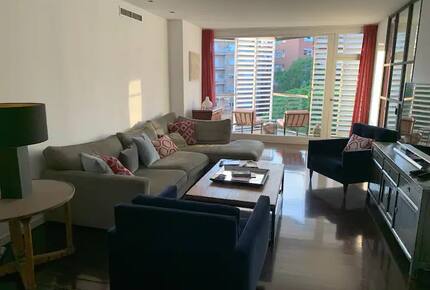 Amazing 6th floor flat with views to Tibidabo and garden - Barcelona, Spain