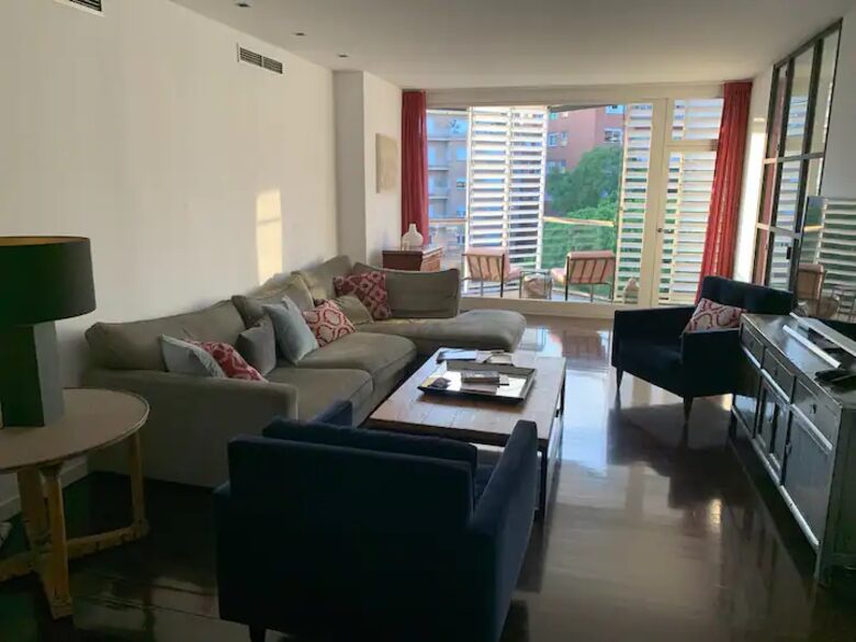 Amazing 6th floor flat with views to Tibidabo and garden - Barcelona, Spain