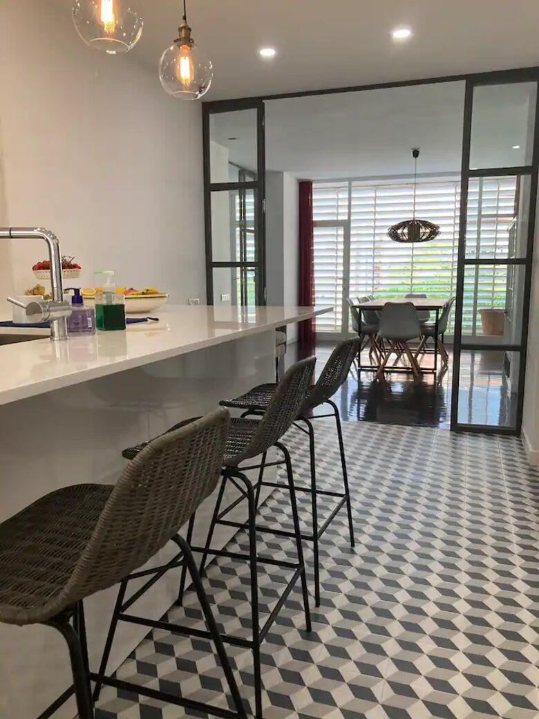 Amazing 6th floor flat with views to Tibidabo and garden - Barcelona, Spain