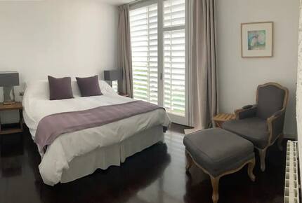 Amazing 6th floor flat with views to Tibidabo and garden - Barcelona, Spain