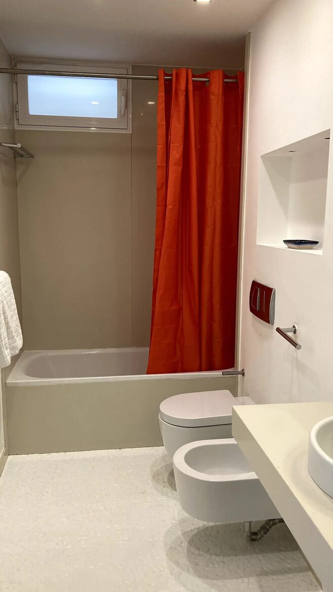 Amazing 6th floor flat with views to Tibidabo and garden - Barcelona, Spain