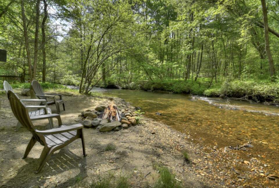 "A River Runs Through It" Chic Georgia Cabin - Cherry Log, Georgia
