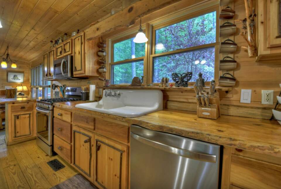 "A River Runs Through It" Chic Georgia Cabin - Cherry Log, Georgia