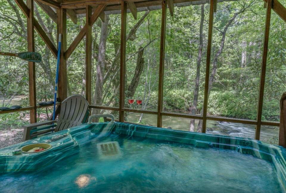 "A River Runs Through It" Chic Georgia Cabin - Cherry Log, Georgia