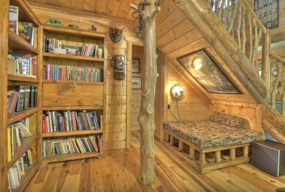 "A River Runs Through It" Chic Georgia Cabin - Cherry Log, Georgia