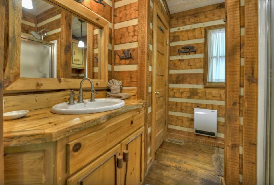 "A River Runs Through It" Chic Georgia Cabin - Cherry Log, Georgia