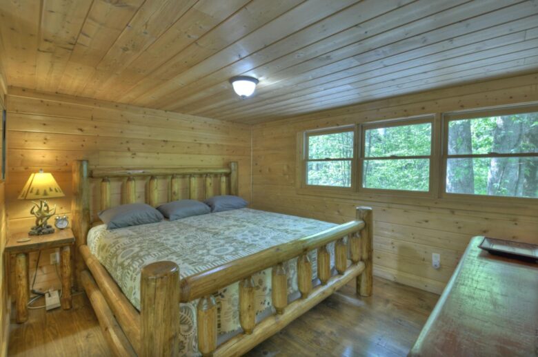 "A River Runs Through It" Chic Georgia Cabin - Cherry Log, Georgia