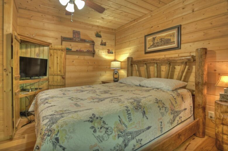 "A River Runs Through It" Chic Georgia Cabin - Cherry Log, Georgia