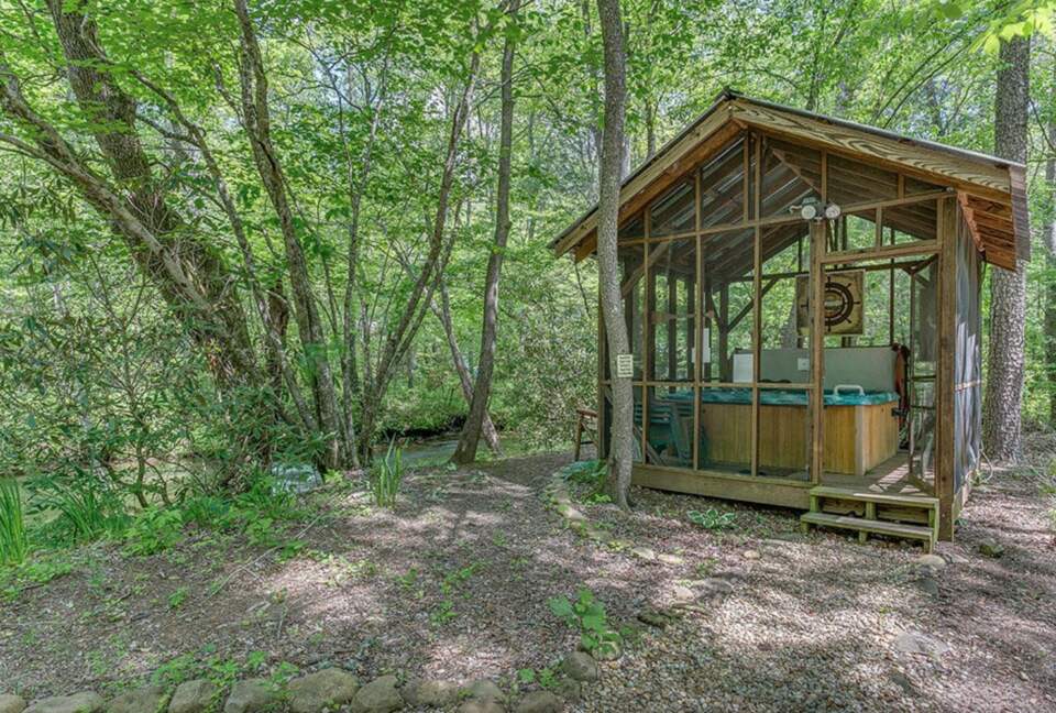"A River Runs Through It" Chic Georgia Cabin - Cherry Log, Georgia
