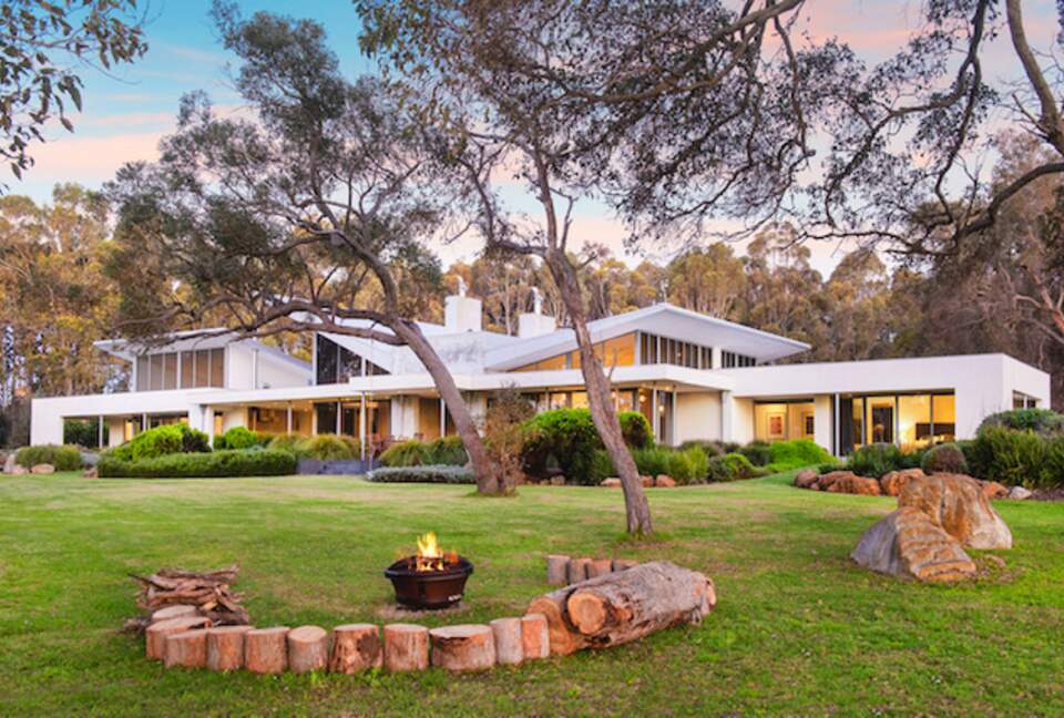 Architectural country home in coastal vineyard region - Wilyabrup, Australia