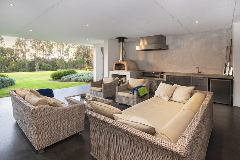 Architectural country home in coastal vineyard region - Wilyabrup, Australia