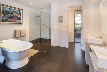 Architectural country home in coastal vineyard region - Wilyabrup, Australia