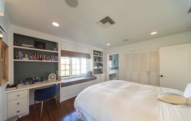 Second floor guest room with Queen and private bathroom