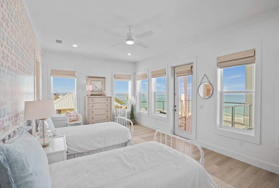 Makin' Memories Stunning Oceanfront Getaway - Port St. Joe, Florida