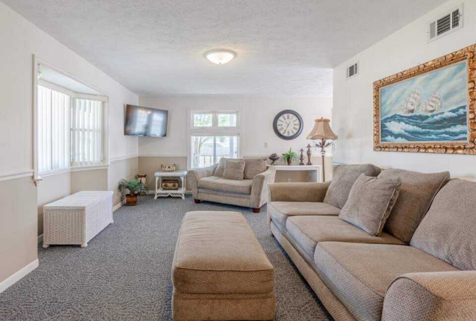 Cozy Panama City Escape - Walk To The Beach! - Panama City Beach, Florida