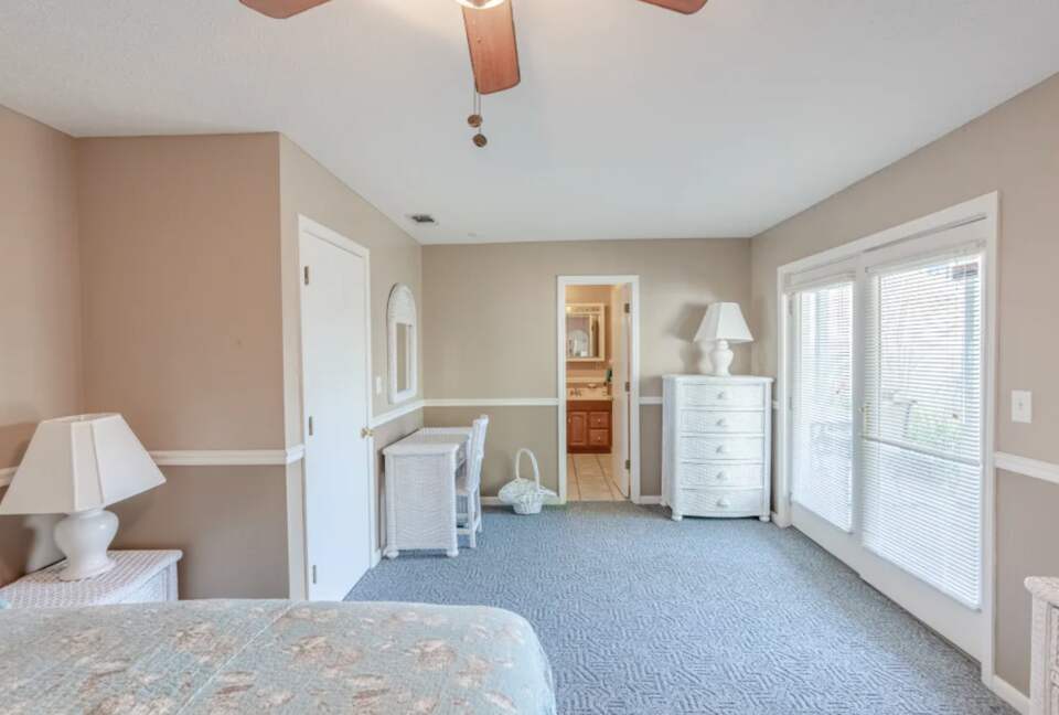 Cozy Panama City Escape - Walk To The Beach! - Panama City Beach, Florida