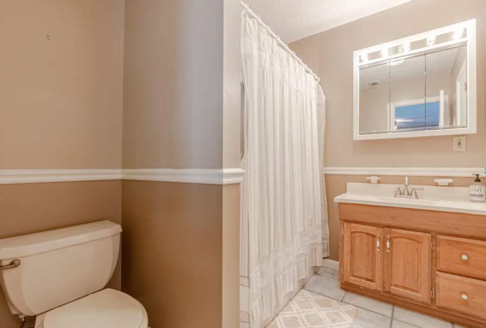 Cozy Panama City Escape - Walk To The Beach! - Panama City Beach, Florida