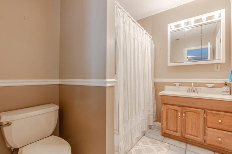 Cozy Panama City Escape - Walk To The Beach! - Panama City Beach, Florida