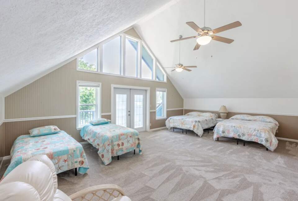 Cozy Panama City Escape - Walk To The Beach! - Panama City Beach, Florida