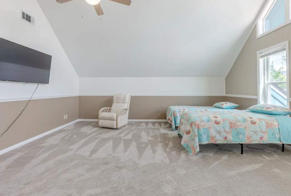 Cozy Panama City Escape - Walk To The Beach! - Panama City Beach, Florida