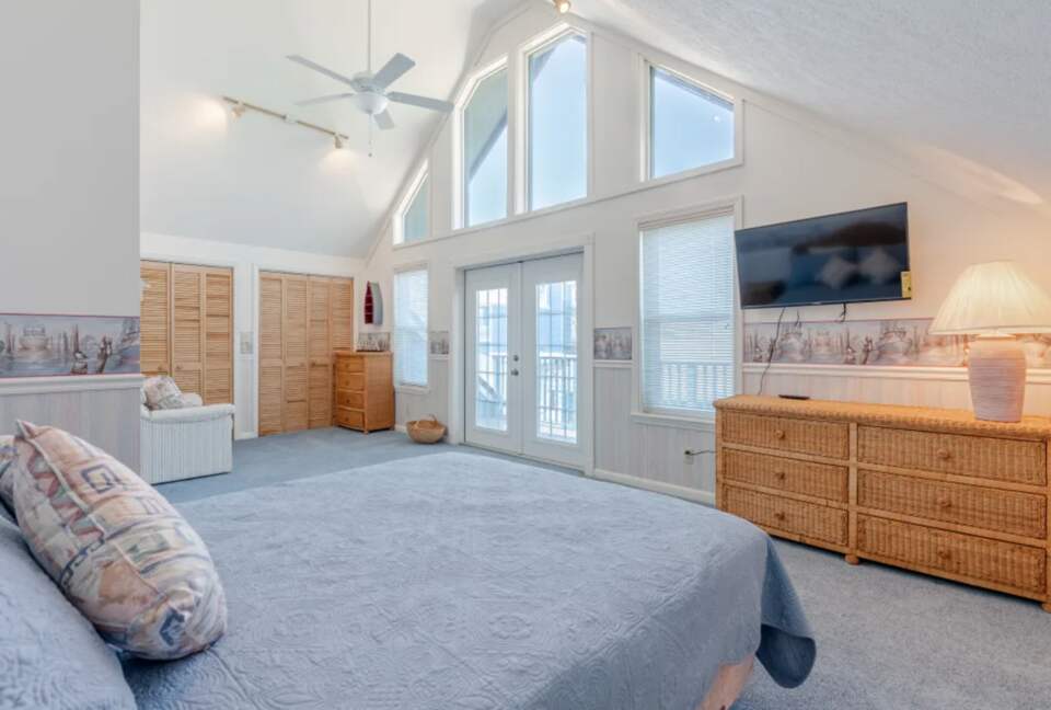 Cozy Panama City Escape - Walk To The Beach! - Panama City Beach, Florida