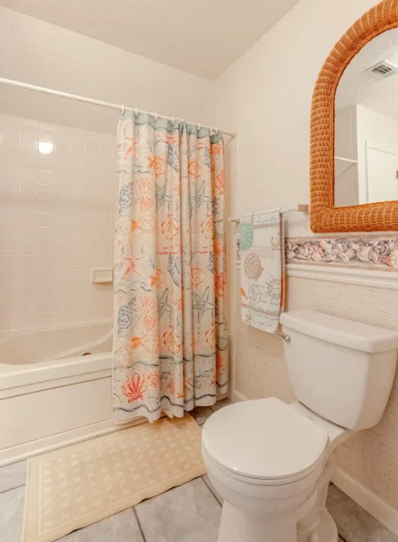 Cozy Panama City Escape - Walk To The Beach! - Panama City Beach, Florida