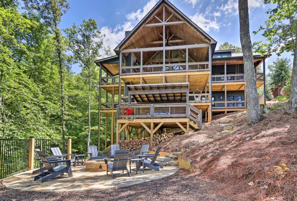 Immaculate Modern Mountain Escape On The Lake - Morganton, Georgia