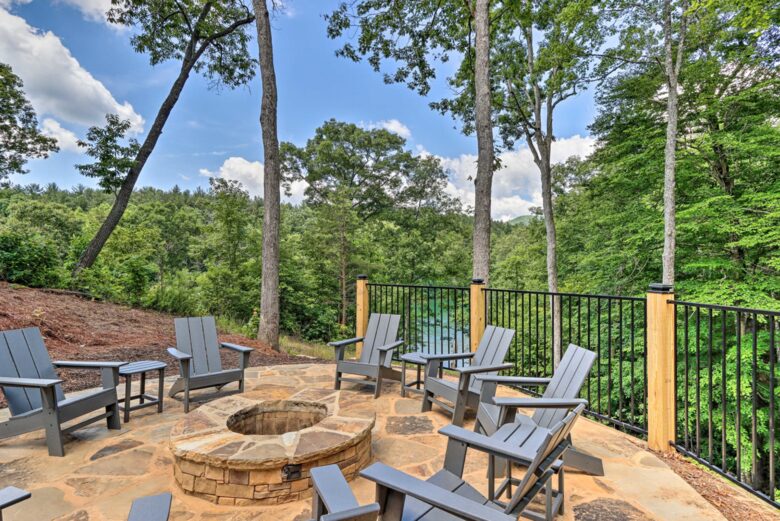 Immaculate Modern Mountain Escape On The Lake - Morganton, Georgia