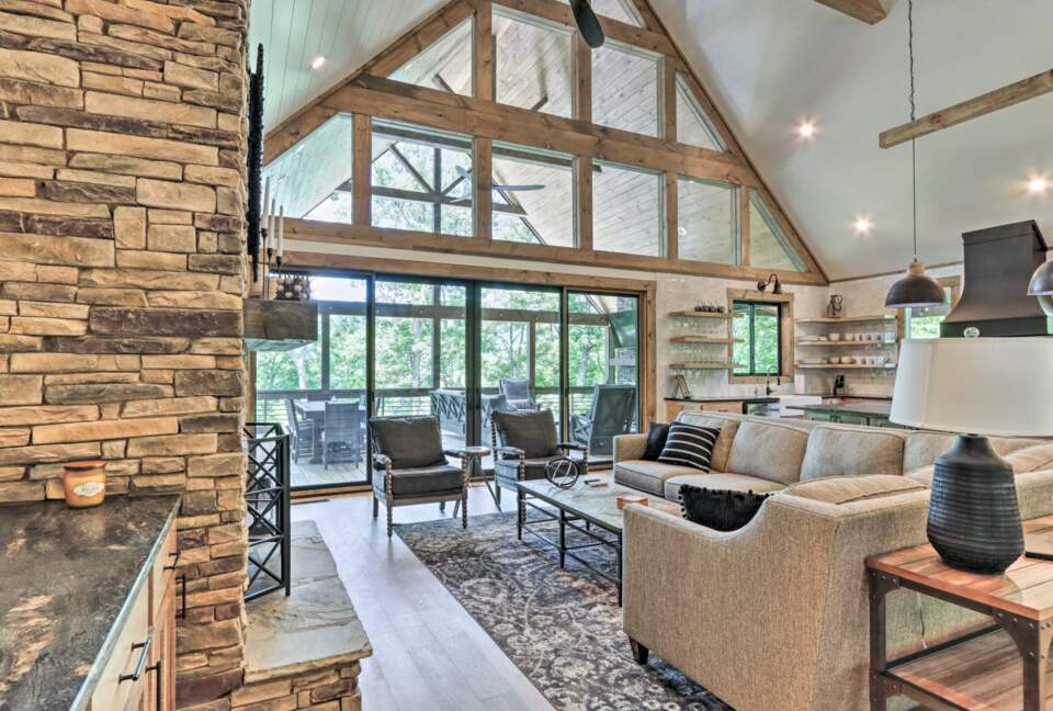 Immaculate Modern Mountain Escape On The Lake - Morganton, Georgia