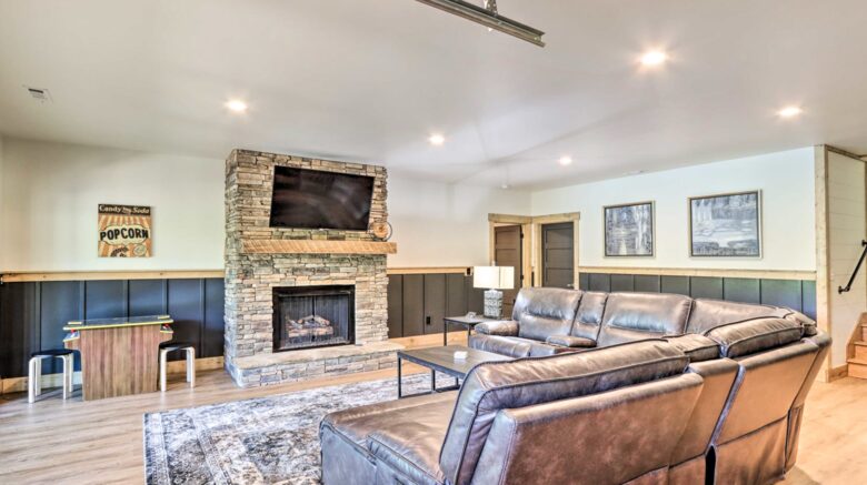 Immaculate Modern Mountain Escape On The Lake - Morganton, Georgia