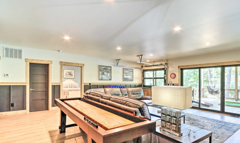 Immaculate Modern Mountain Escape On The Lake - Morganton, Georgia