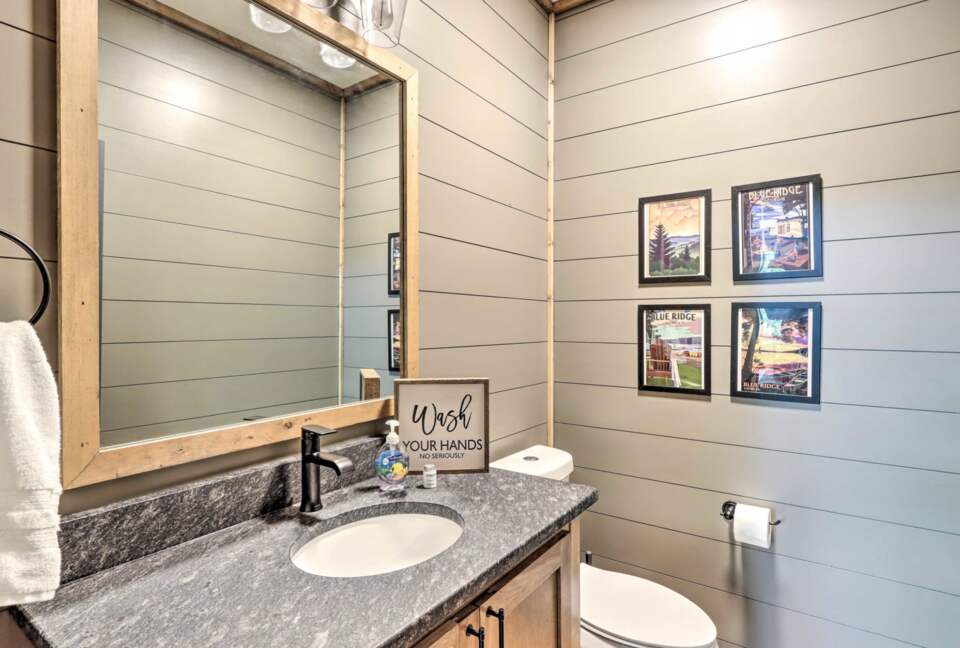 Immaculate Modern Mountain Escape On The Lake - Morganton, Georgia