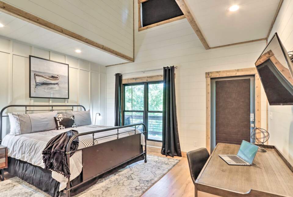 Immaculate Modern Mountain Escape On The Lake - Morganton, Georgia