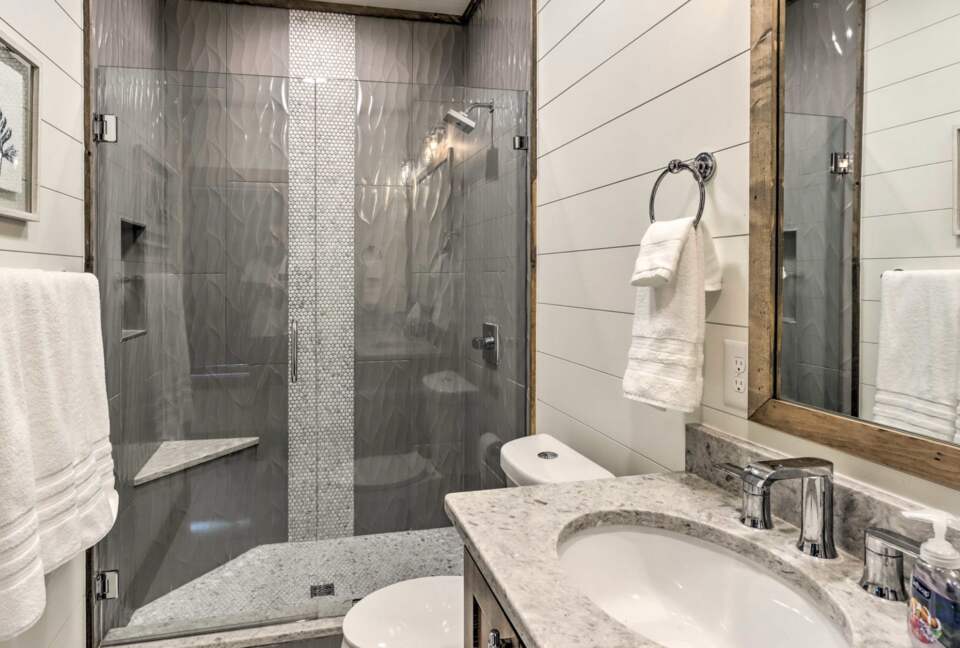 Immaculate Modern Mountain Escape On The Lake - Morganton, Georgia