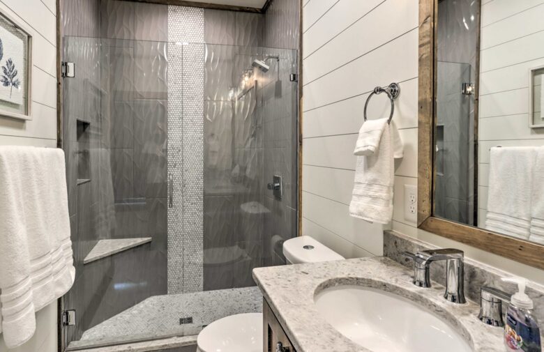 Immaculate Modern Mountain Escape On The Lake - Morganton, Georgia