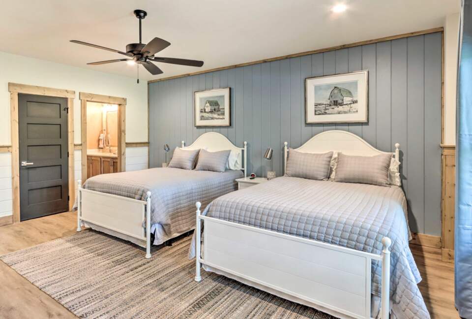 Immaculate Modern Mountain Escape On The Lake - Morganton, Georgia