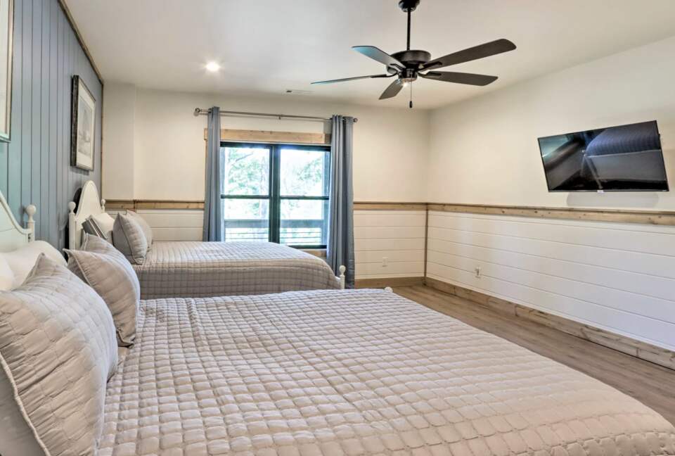 Immaculate Modern Mountain Escape On The Lake - Morganton, Georgia