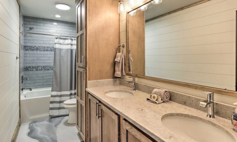 Immaculate Modern Mountain Escape On The Lake - Morganton, Georgia