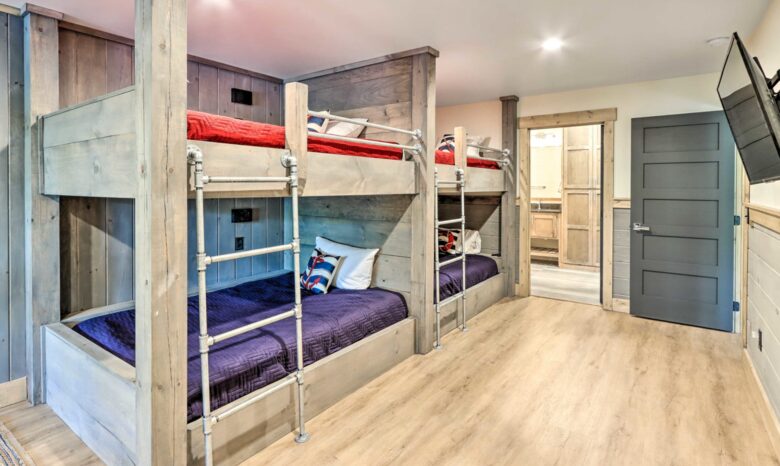 Immaculate Modern Mountain Escape On The Lake - Morganton, Georgia