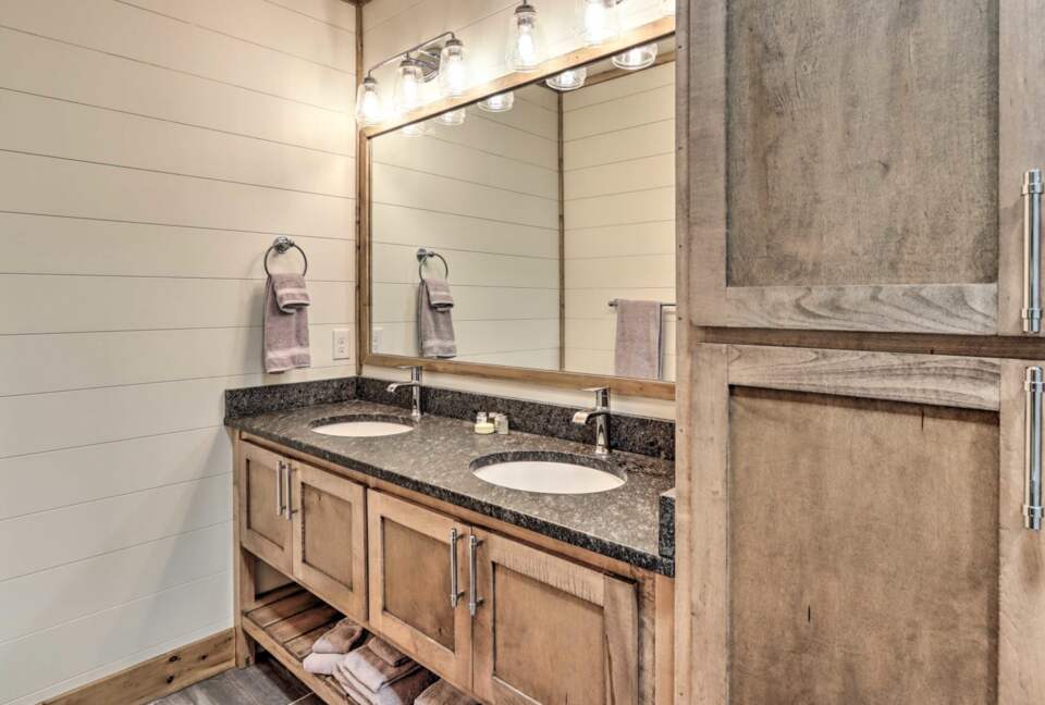 Immaculate Modern Mountain Escape On The Lake - Morganton, Georgia