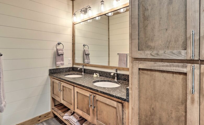 Immaculate Modern Mountain Escape On The Lake - Morganton, Georgia