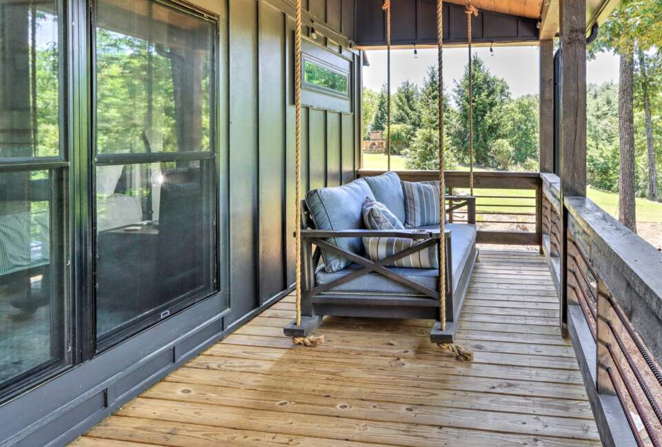 Immaculate Modern Mountain Escape On The Lake - Morganton, Georgia