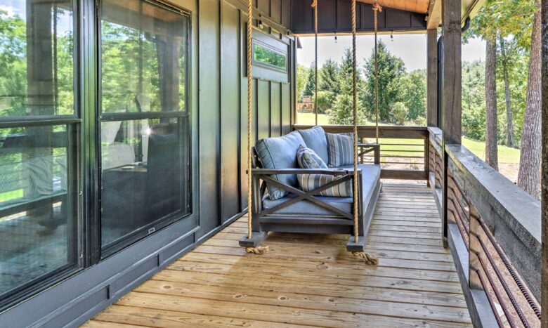 Immaculate Modern Mountain Escape On The Lake - Morganton, Georgia